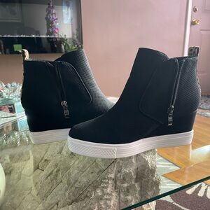 Heeled Shoes with Leopard Detail